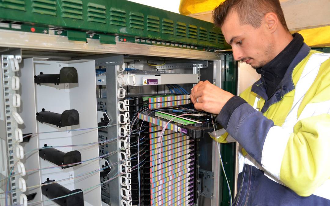 Soudage de la fibre dans une des 4 armoires de la commune